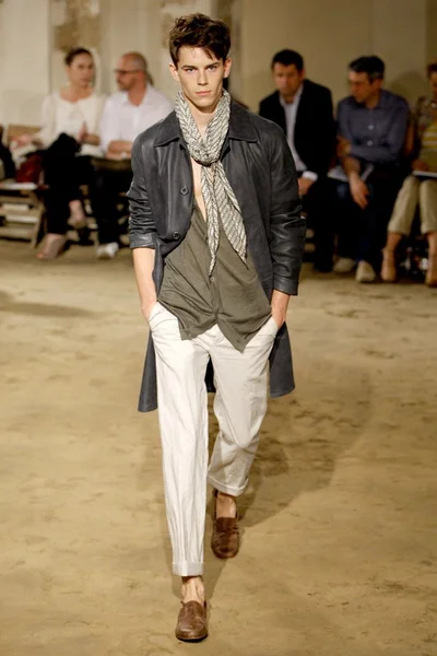 Look 11